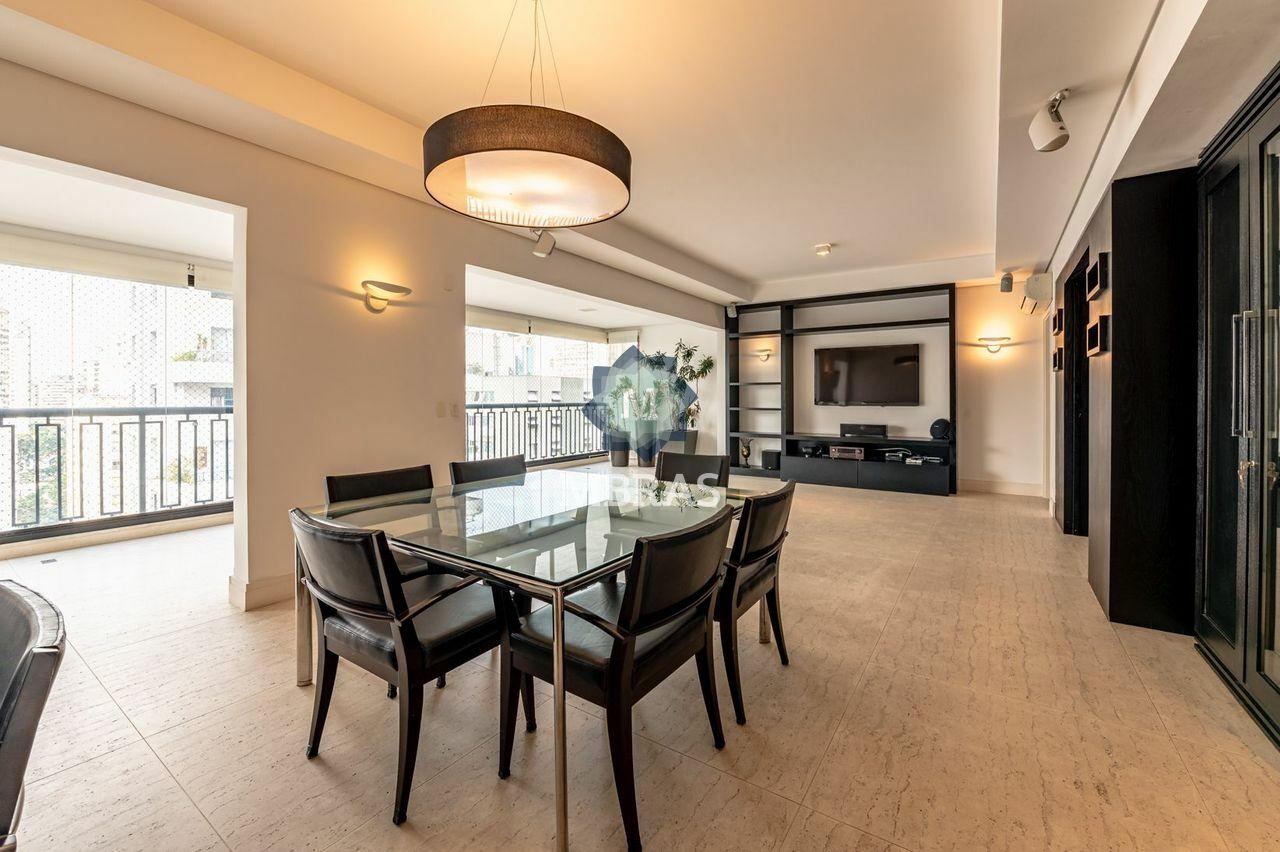 Apartamento sofisticado em endereço nobre do Itaim Bibi