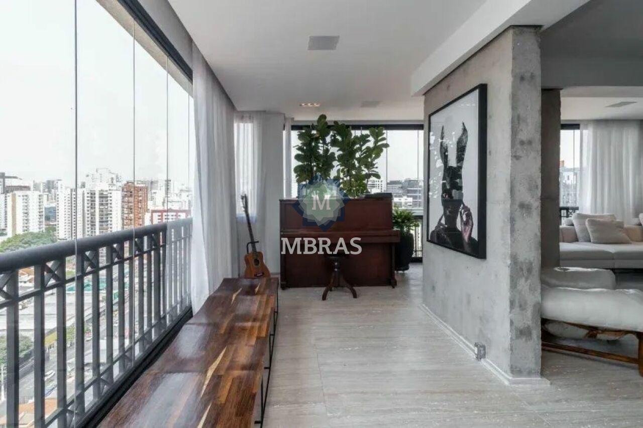 180 m² de Elegância em Condomínio Exclusivo