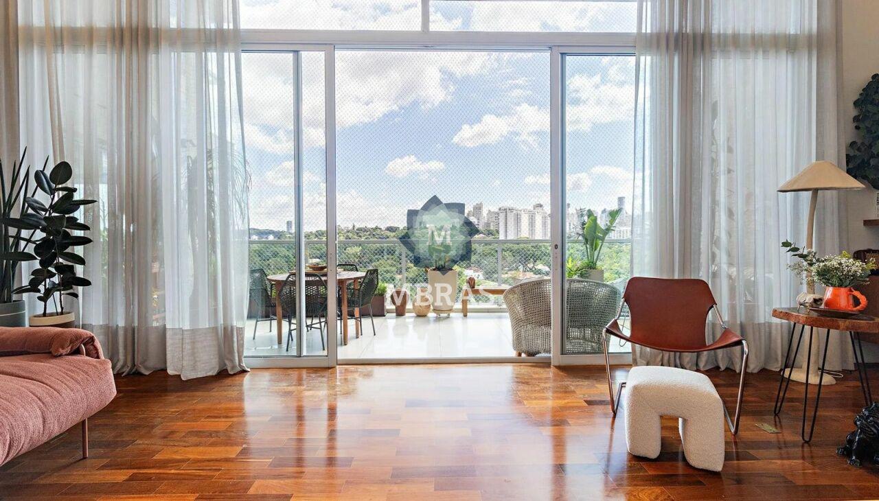 Vista para o Verde e Sofisticação em Cada Detalhe - Pinheiros