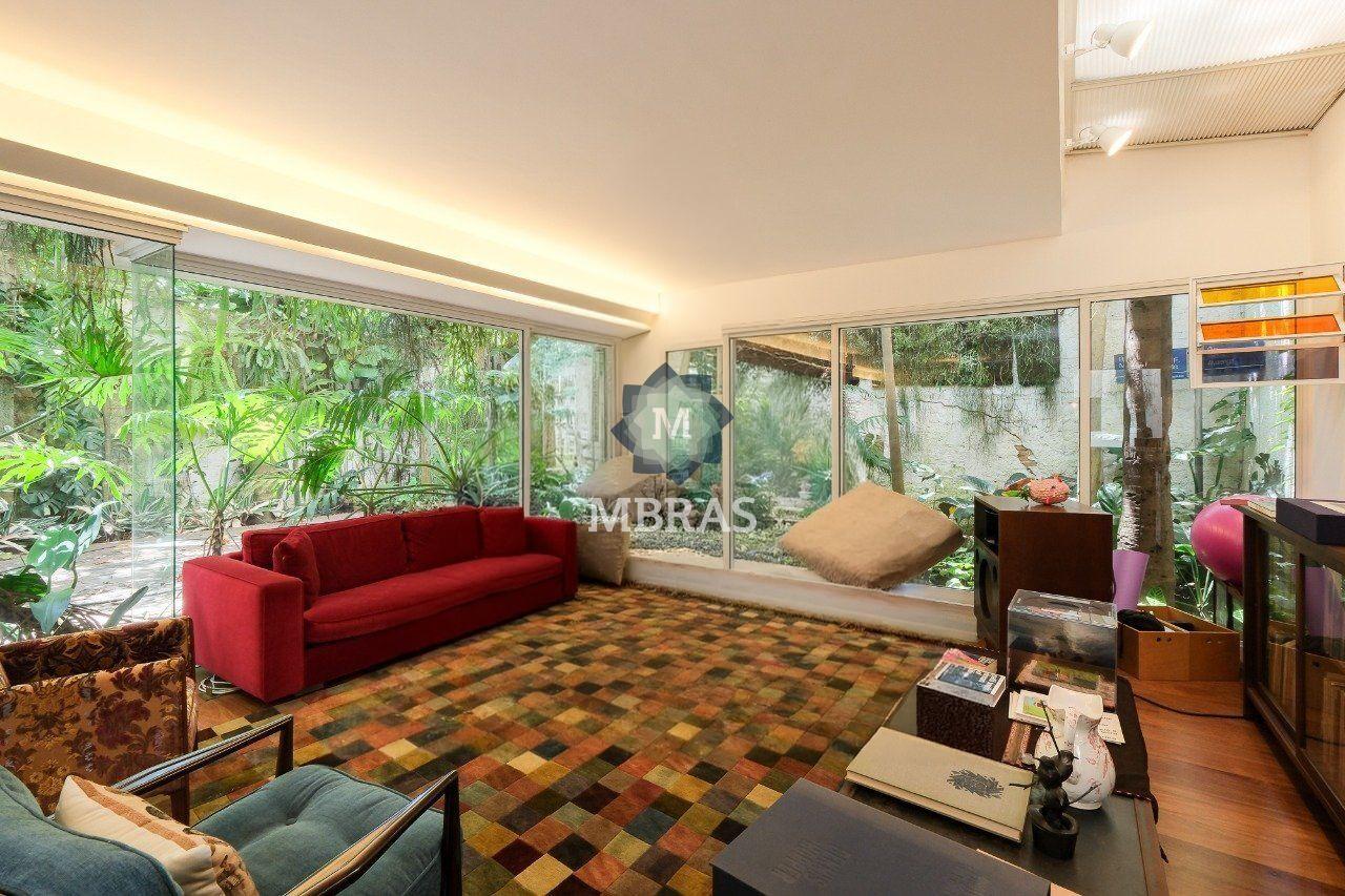 263 m² de Conforto em uma Vila Exclusiva no Itaim Bibi