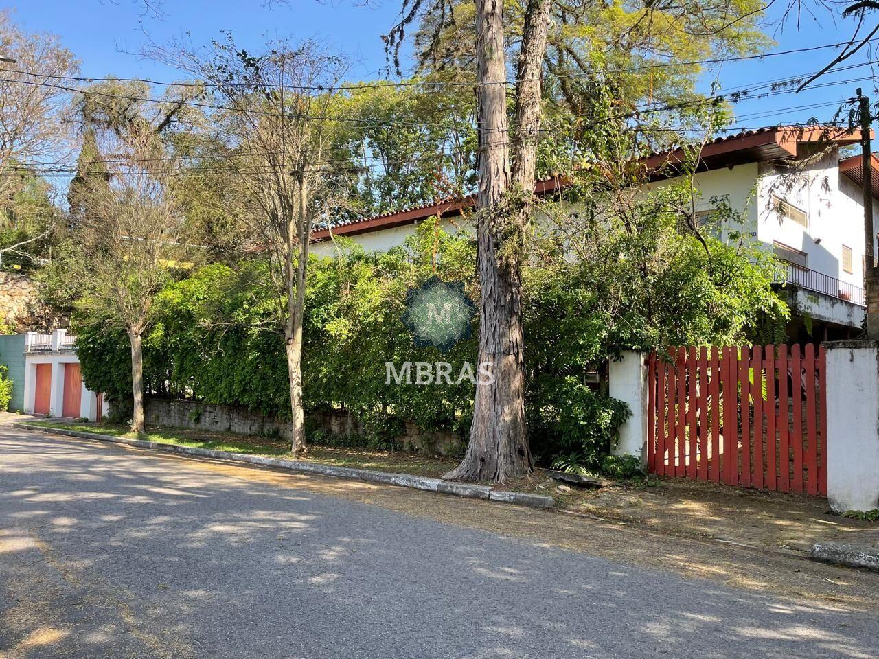 Residência Exclusiva em uma das Ruas Mais Reservadas da Cidade Jardim