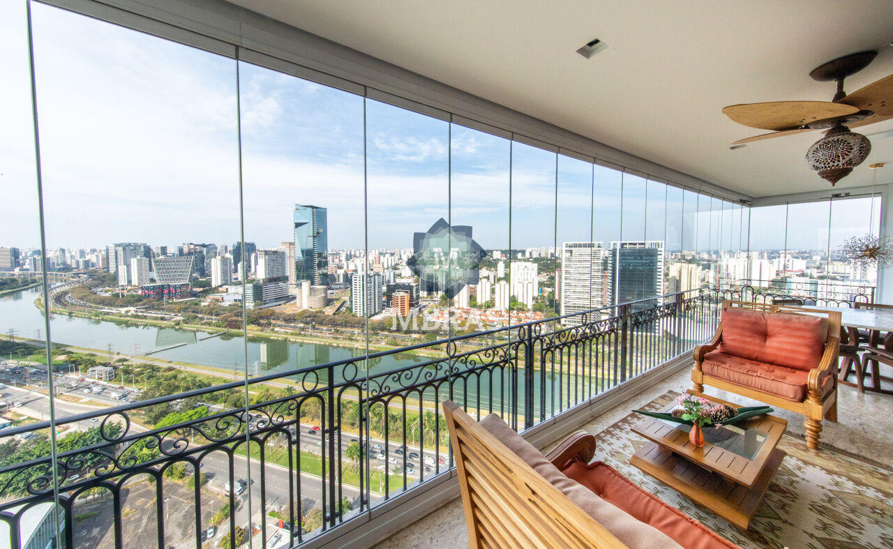 Elegância, tecnologia e lazer completo no Panamby