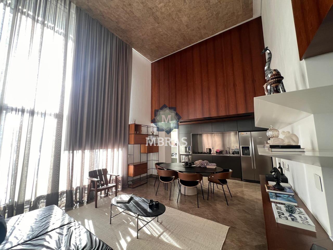 Arquitetura contemporânea e pé-direito marcante na Vila Nova Conceição