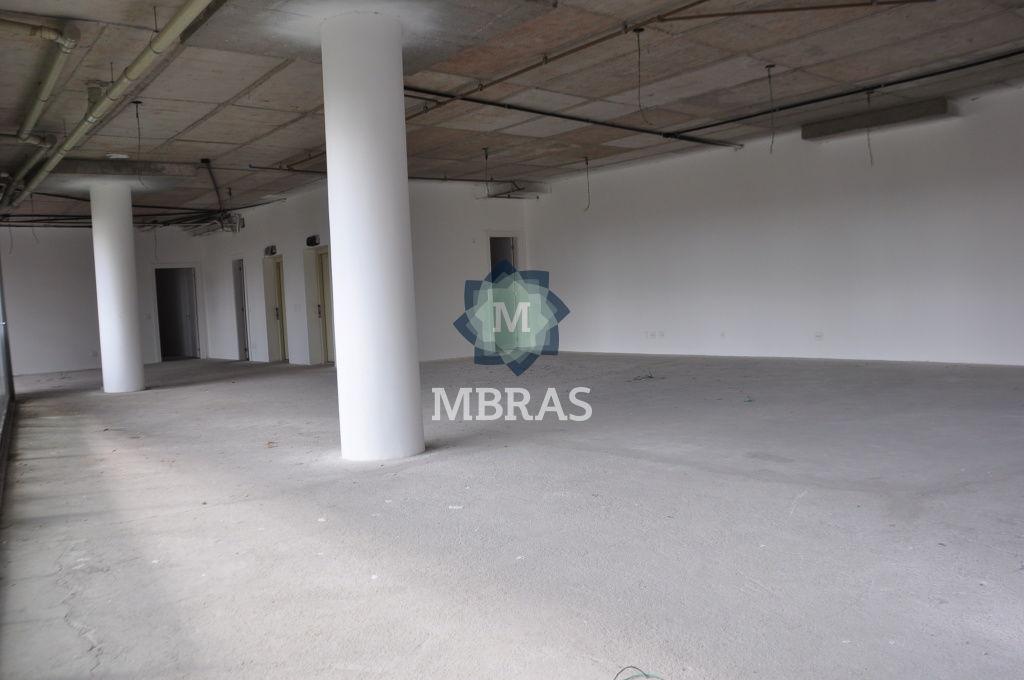 APARTAMENTO NO ITAIM - ARQUITETURA ÚNICA