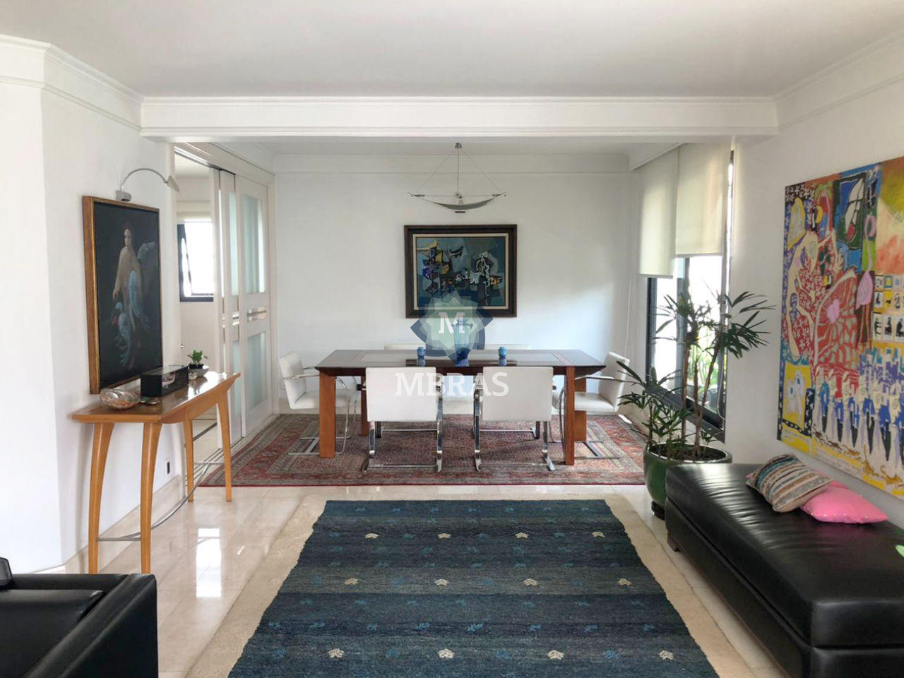 Lindo Apartamento em Edifício Nobre no Itaim