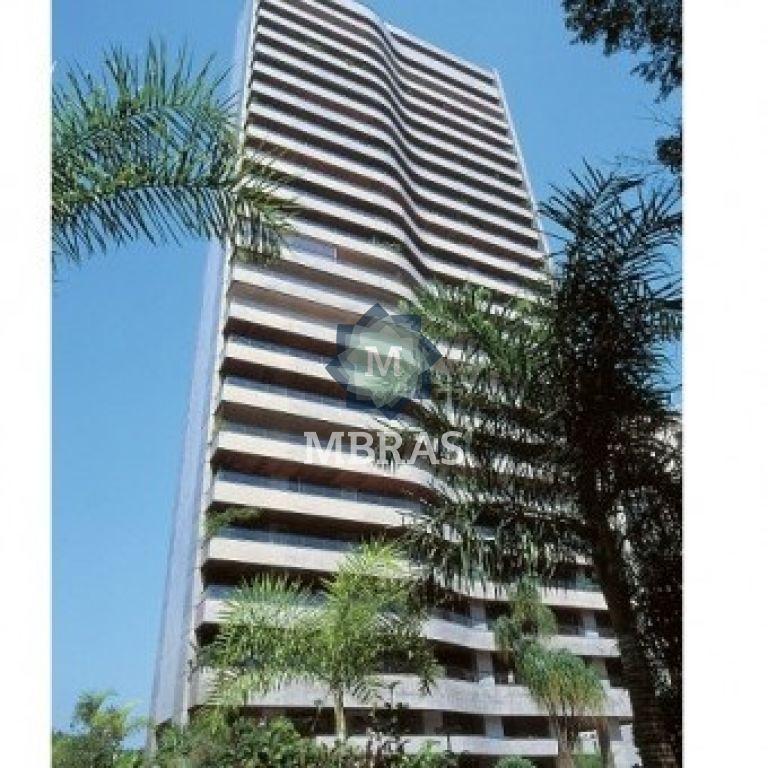 APARTAMENTO DE LUXO NA COBIÇADA PRAÇA PEREIRA COUTINHO