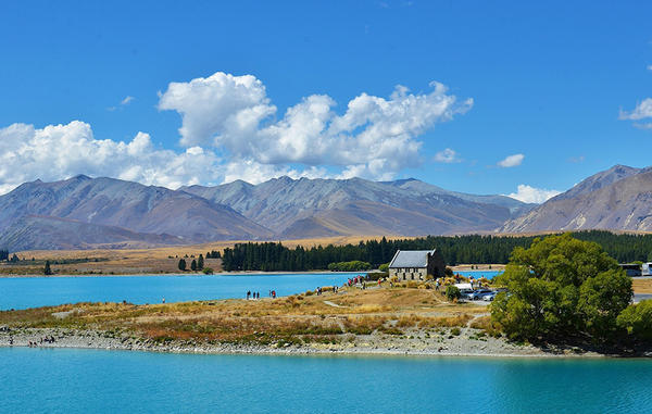 Lakeside cottage view a mountain view in the background