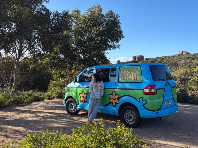 Mystery Machine camper — side view