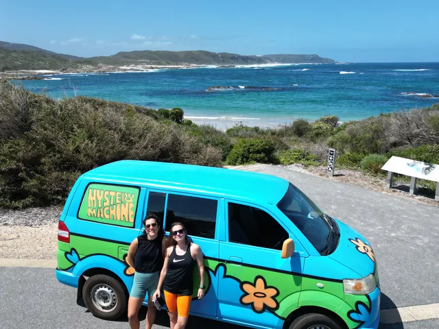 Mystery Machine camper — exterior