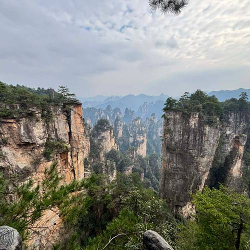 Avatar Mountains, Zhangjiajie - image 1