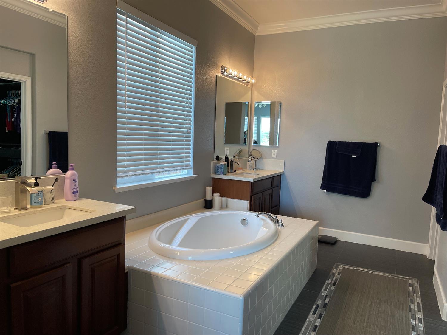 5500 lilyview way 5500 lilyview way