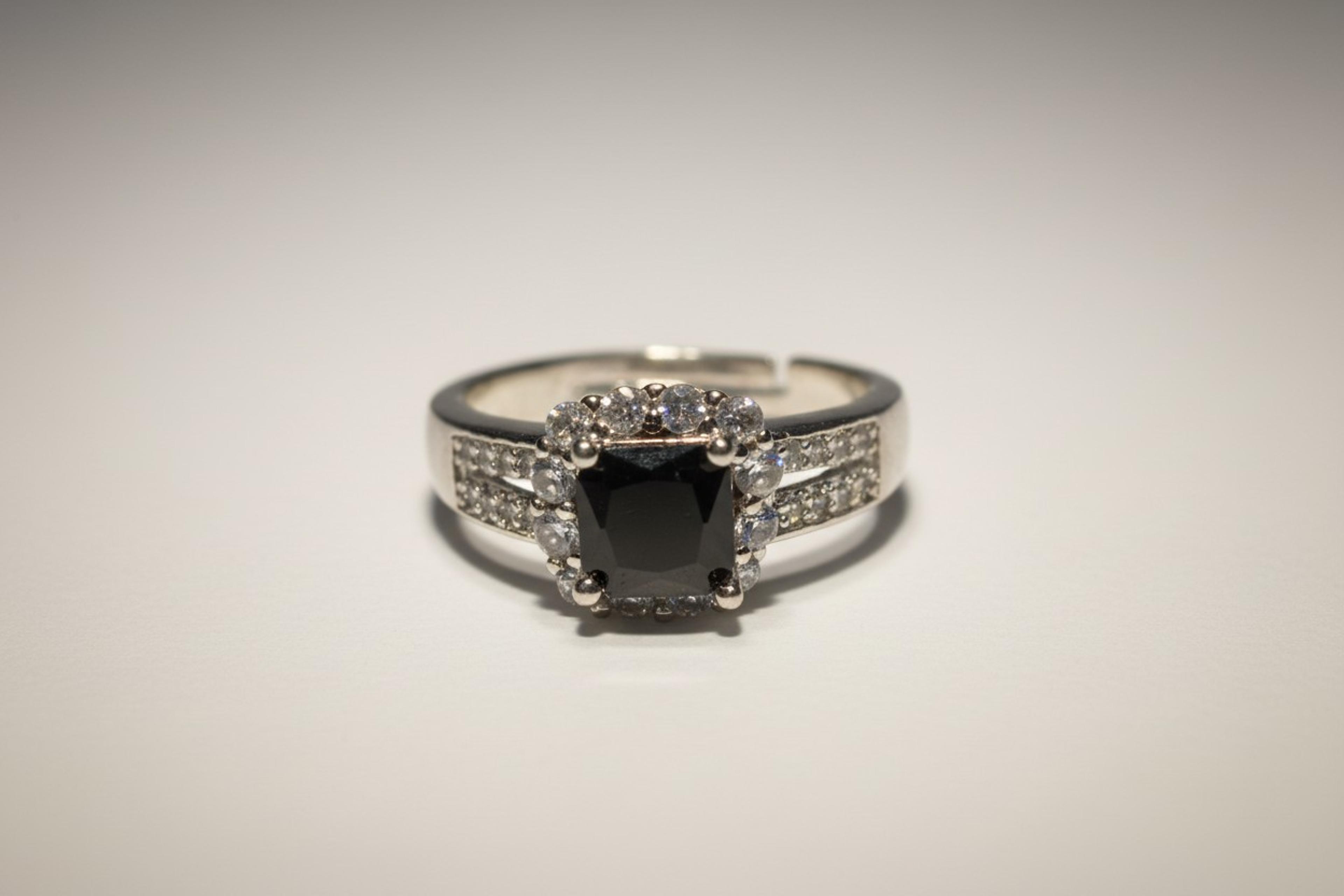 Onyx Black Royal Ring 