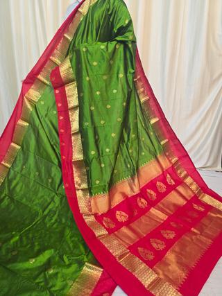 Emerald Green Pure Kanjivaram Silk Saree with Rani Pink Contrast Gold Zari Brocade Pallu