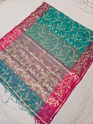 Teal Green and Silver Grey Muslin Jamdani Soft Silk Saree with All-Over Floral Jaal and Rani Pink Border