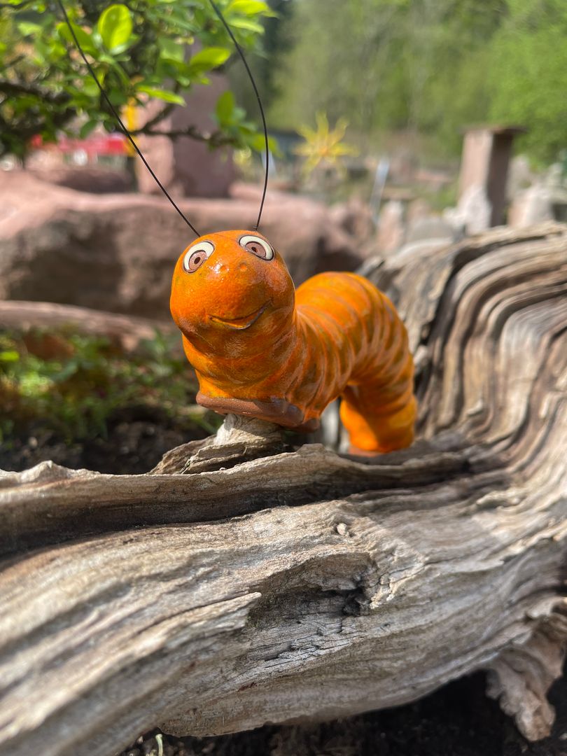 Raupe aus Keramik in orange, Frostsicher, Unikat, Handarbeit, Gartendeko, Hochwertig