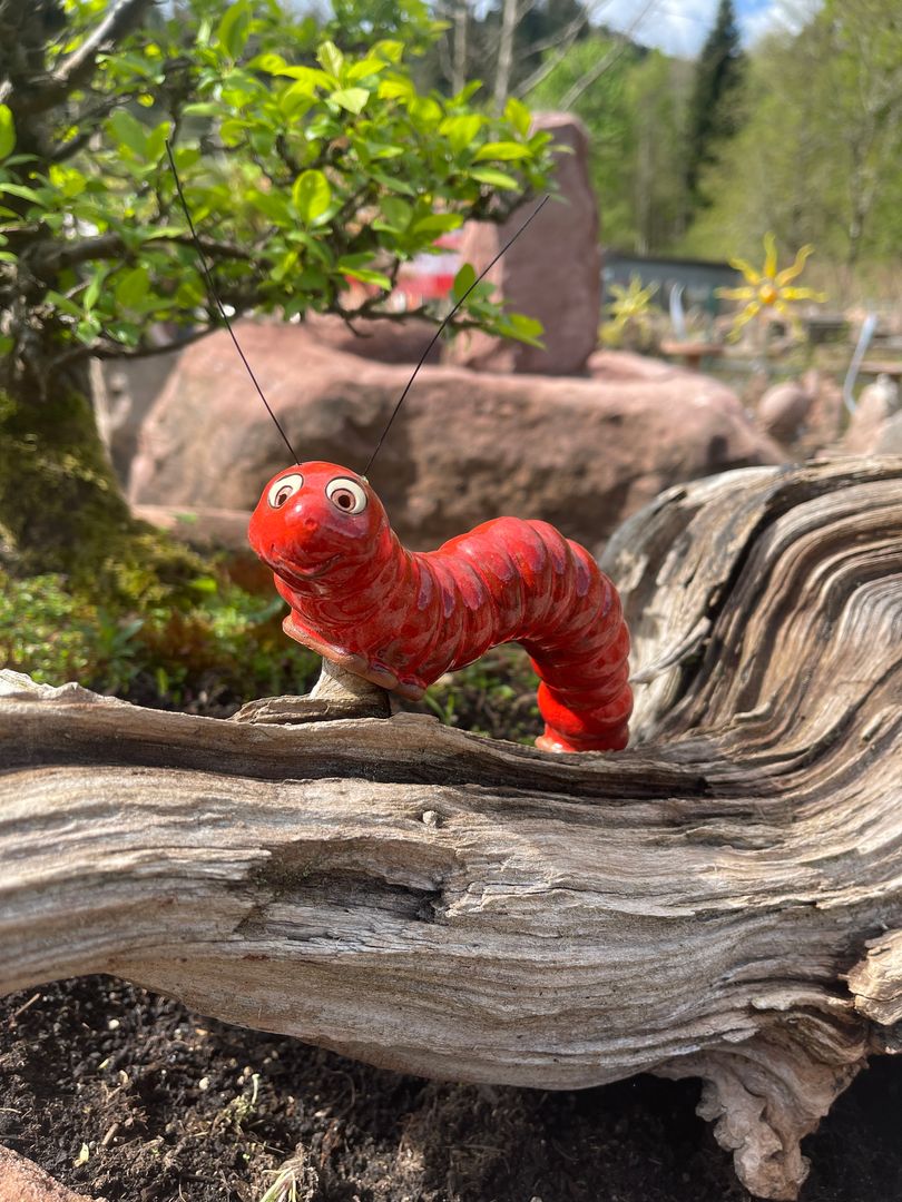 Raupe aus Keramik in rot, Frostsicher, Unikat, Handarbeit, Gartendeko, Hochwertig