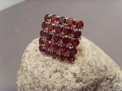 Granat-Ring / 925'er Silber rhodiniert