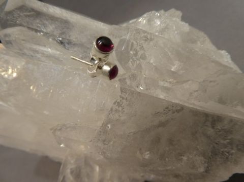 Granat Ohrstecker - Rund - 925'er Silber