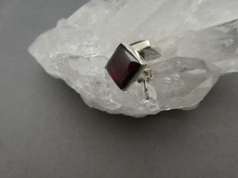 Granat Ohrstecker - Quadratisch - 925'er Silber