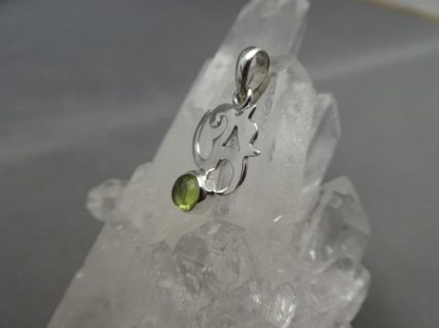 OM / Peridot - Anhänger / 925'er Silber