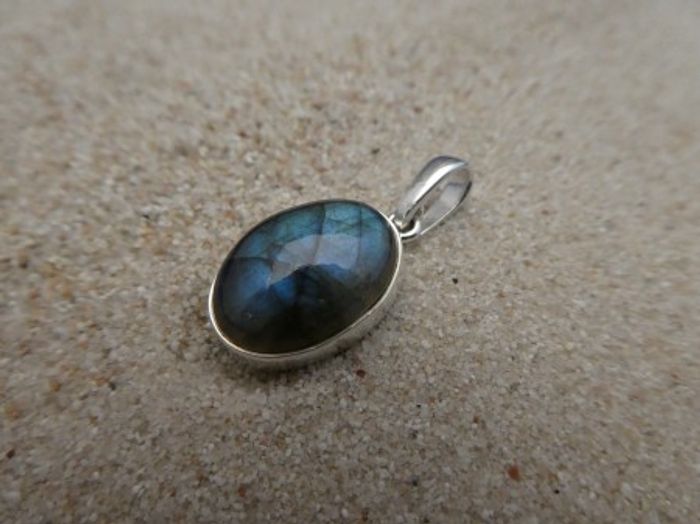 Labradorit - Anhänger / 925 Silber / oval