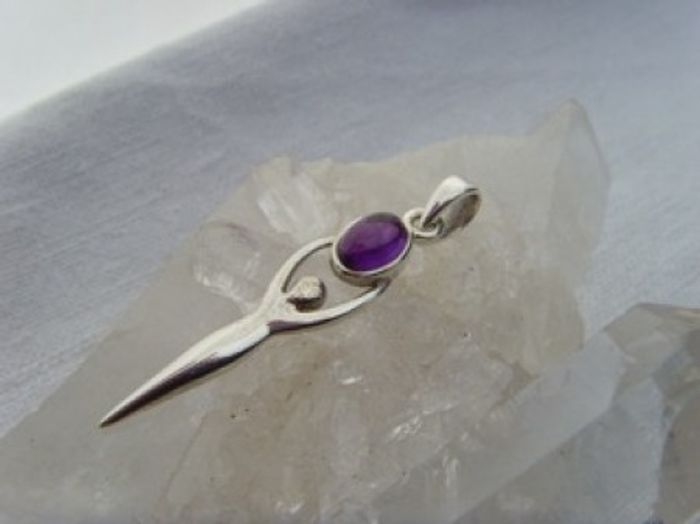 Amethyst - Anhänger / Symbol:Göttin / 925'er Silber