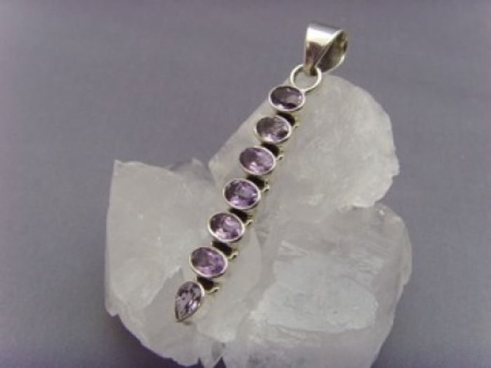 Amethyst - Anhänger / 925'er Silber / Facettenschliff / Uruquay