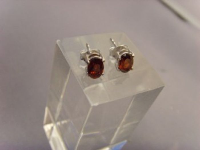 Granat Ohrstecker - Oval Facettiert - 925'er Silber