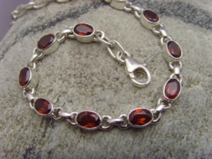 Armband - facettierter Granat - 925'er Silber