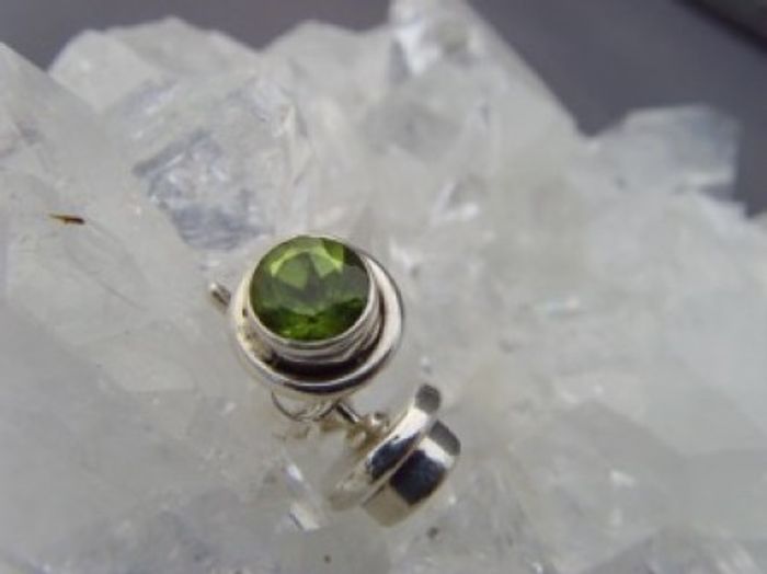 Peridot Ohrstecker - Rund - 925'er Silber
