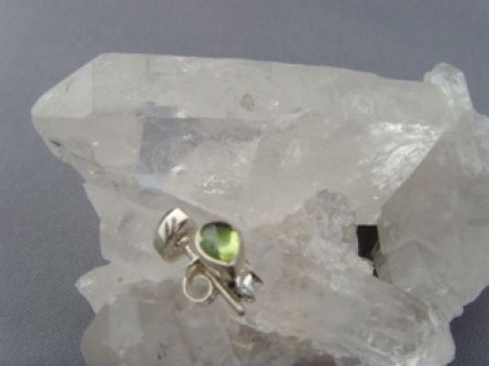 Peridot Ohrstecker - Tropfen - 925'er Silber