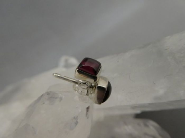 Granat Ohrstecker - Quadratisch - 925'er Silber