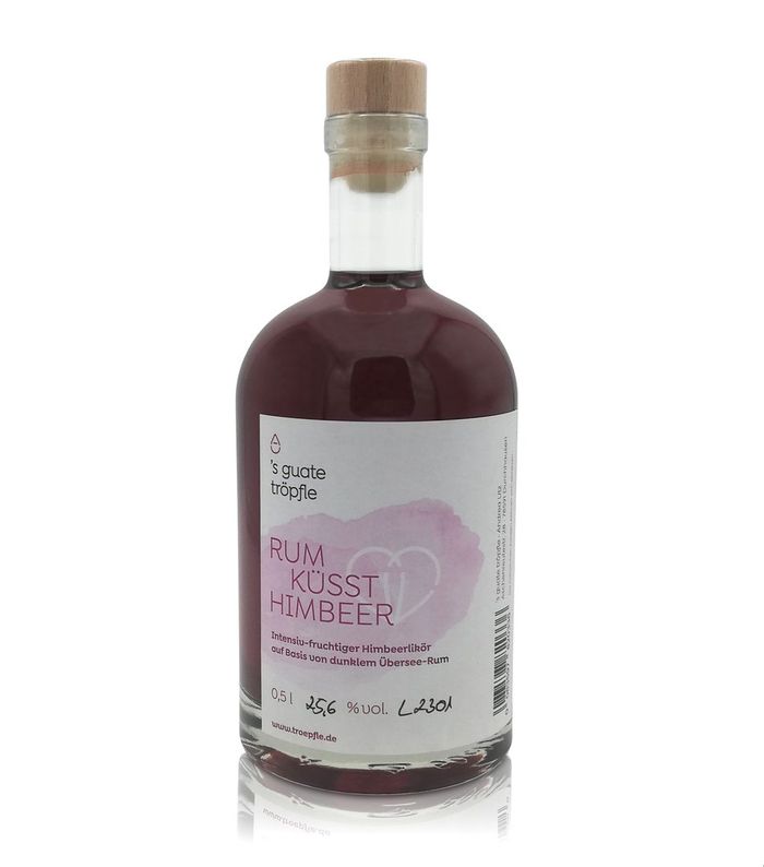 RUM küsst Himbeer Likör