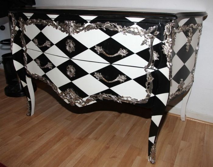 Casa Padrino Barock Kommode Karo Design - Handgefertigte Barock Möbel