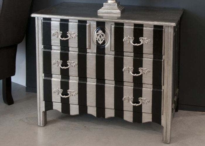 Casa Padrino Barock Kommode im Antik Stil - Silber und Schwarz gestreift - 94 x 52 x 76 cm