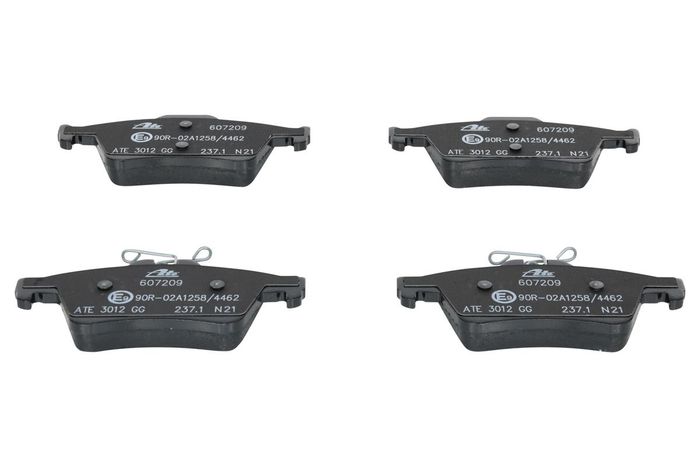 Bremsbelagsatz hinten , passt zu: FORD FOCUS IV, KUGA III; FORD USA ESCAPE, F...