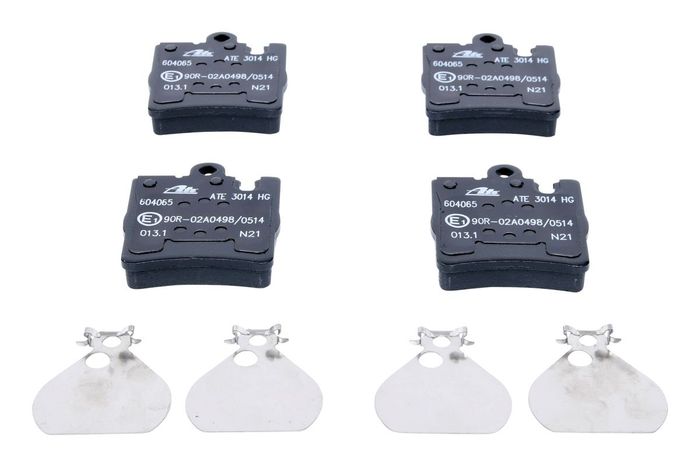 Bremsbelagsatz hinten (mit Extras), passt zu: MERCEDES C (CL203), C (W203), C...