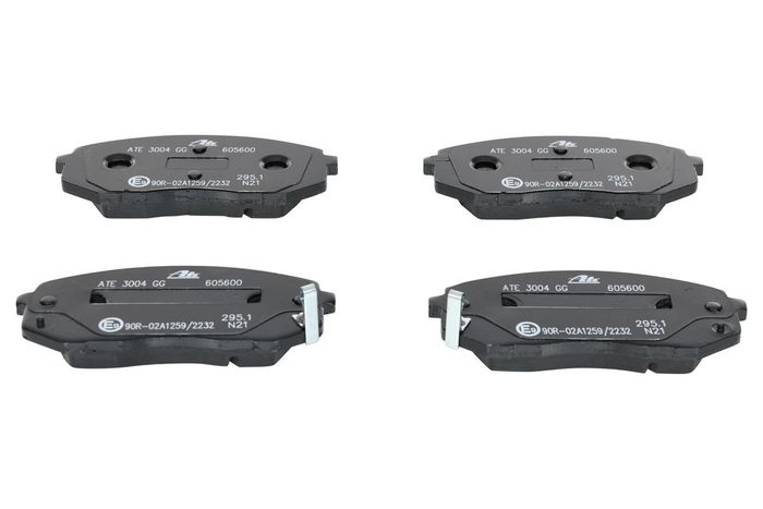 Bremsbelagsatz vorne , passt zu: HYUNDAI I40 I, I40 I CW, IX35, SONATA VII, T...