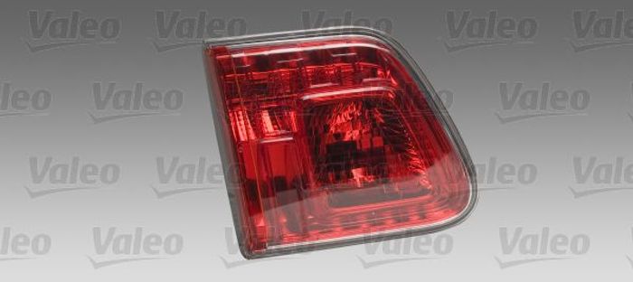 Lampe hinten R (Innenteil, glasfarbe rot, rückfahrlicht) passt zu: TOYOTA AVE...