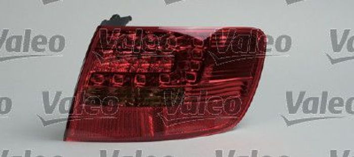 Lampe hinten R (äußerer Teil, LED, glasfarbe rot) passt zu: AUDI A6 C6 Kombi...