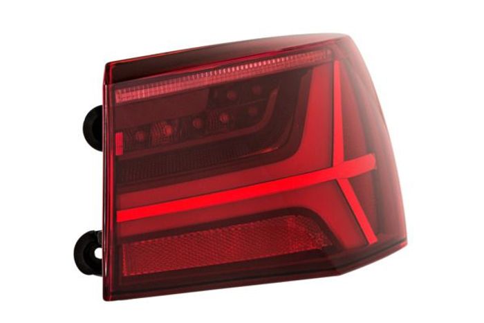 Lampe hinten R (äußerer Teil, LED, blinkerfarbe geräuchert, glasfarbe rot) pa...
