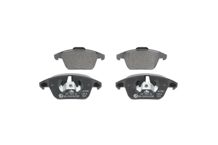 Bremsbelagsatz vorne , passt zu: DS DS 3 / DS 3; CITROEN C4 III; OPEL CORSA F...