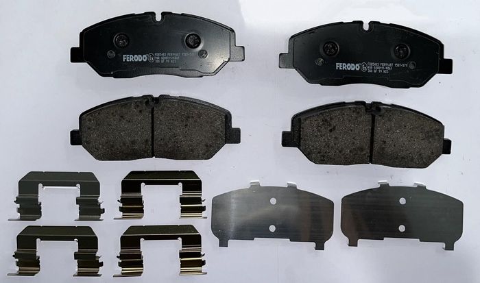 Bremsbelagsatz vorne , passt zu: HYUNDAI H350 2.5D 04.15