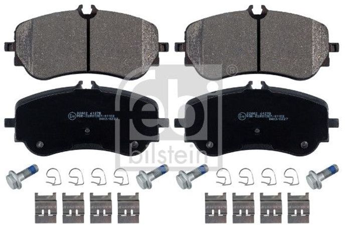 Bremsbelagsatz hinten (mit Befestigungsmaterial), passt zu: MAN TGE; VW AMARO...