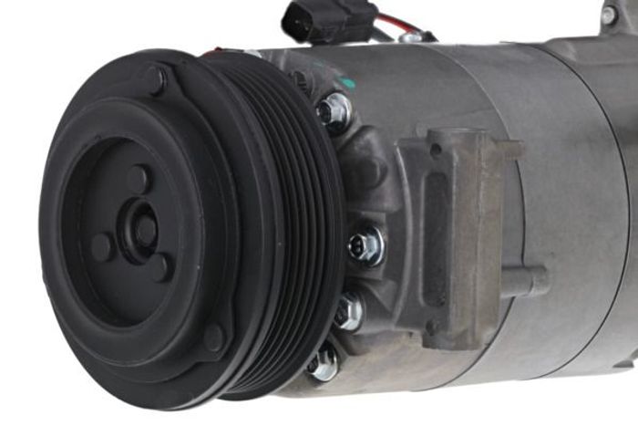 Klimakompressor (runderneuert) passt zu: FORD B-MAX, ECOSPORT, FIESTA VI, TOU...