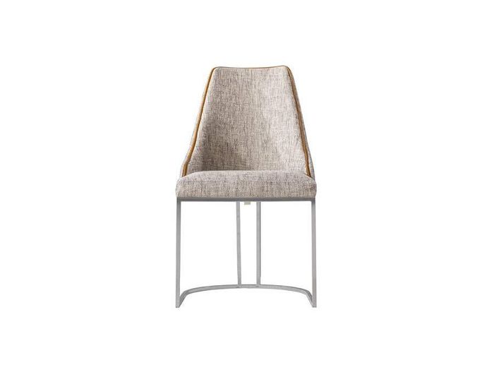 Eleganter Beigefarbener Holzstuhl im modernen Design