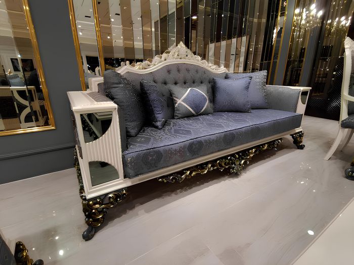 Luxuriöses 3 Sitzer Sofa Edlen Sofa Eleganter Wohnzimmer Art deco Sofa Neu