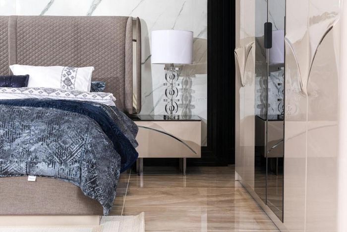 Nachttisch Beige im Schlafzimmer moderne Möbel stilvoller Nachttisch Luxus
