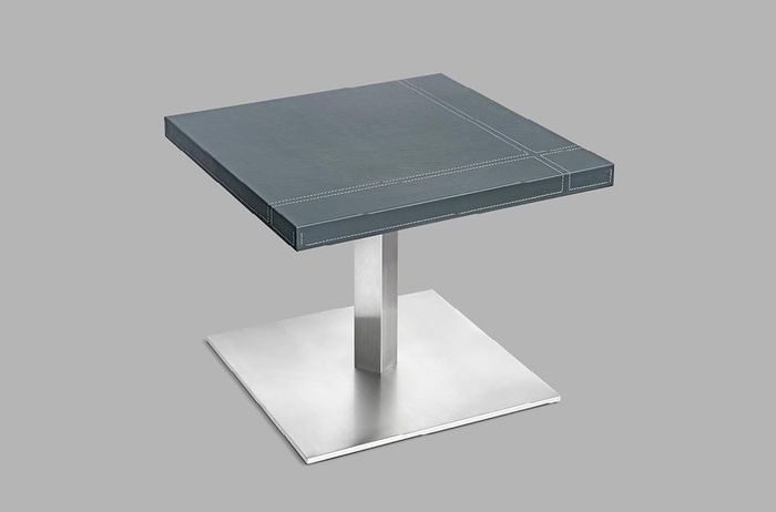 Couch Tisch Kaffee Beistell Designer Tische Wohnzimmer Sofa Leder 60x60 Metall