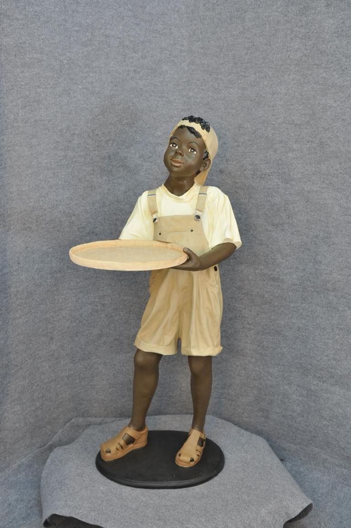Ständer Ablage Karten Getränke Figur Figuren Statue Junge Gastronomie Skulptur